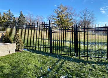 Aluminum-Picket-Fence-Panels-Aluminum-Fence-Aluminum-Privacy-Fence-Panels-Aluminum-Fence-Installed-in-Markham